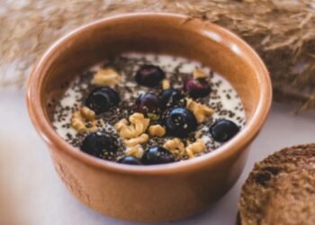 Keto-Greek-Yogurt-with-Nuts-Recipe