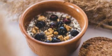 Keto-Greek-Yogurt-with-Nuts-Recipe